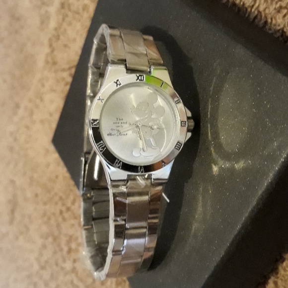 Top - Picture 3 of 5